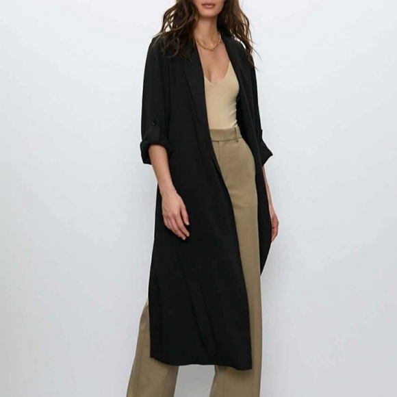 Aritzia Babaton Kahlo Robe - Picture 1 of 3